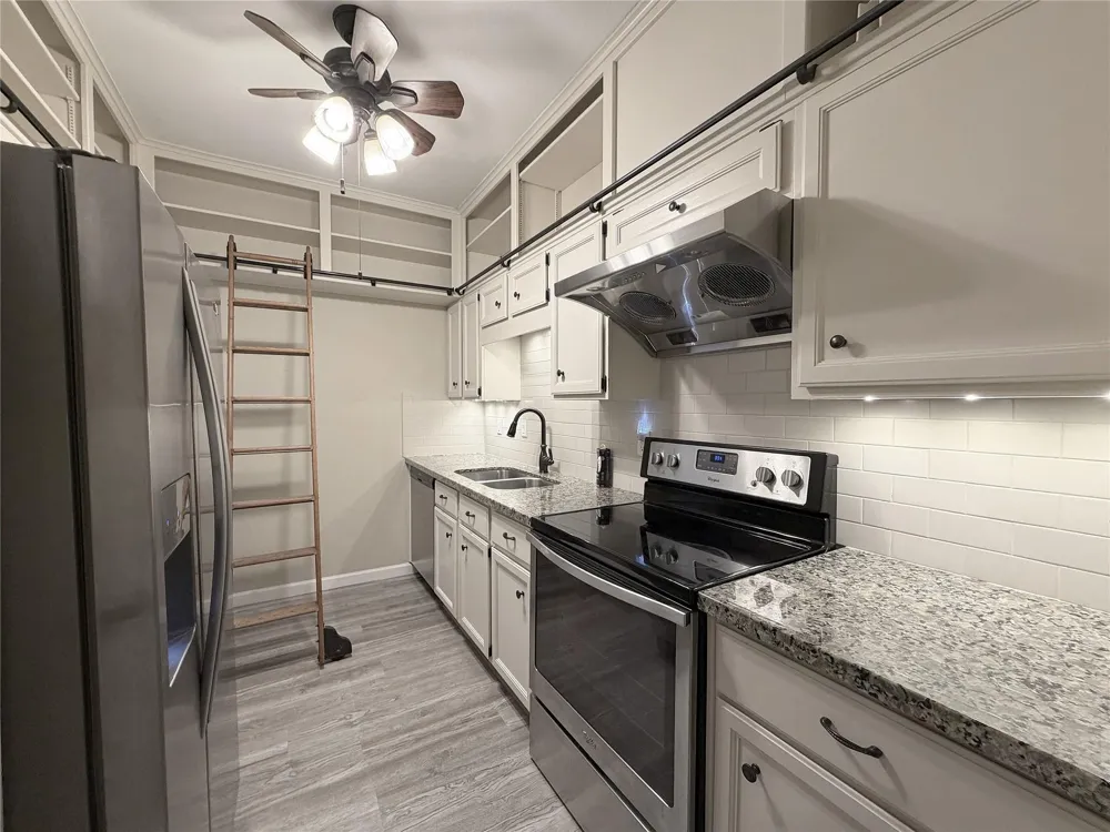 1201 Bering Drive #39 Houston, TX 77057