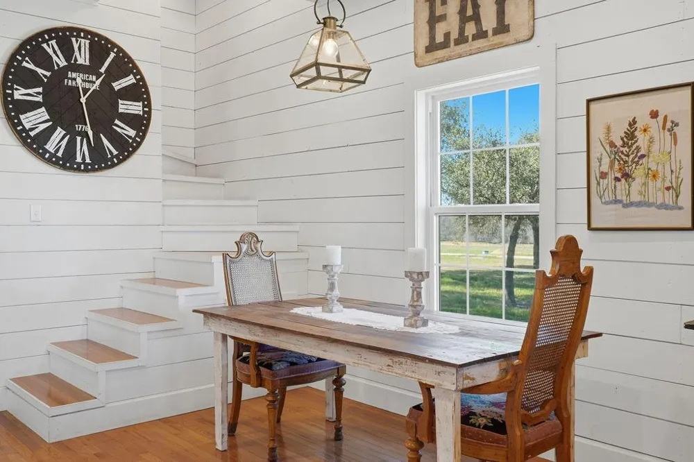 3635 County Road 265 Moulton, TX 77975