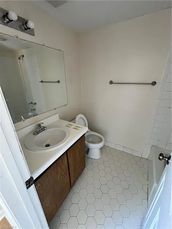 4606 Lawndale Drive Greensboro, NC 27455