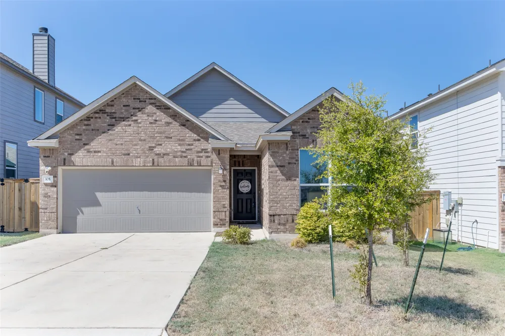 105 Colonel McNally Loop Jarrell, TX 76537