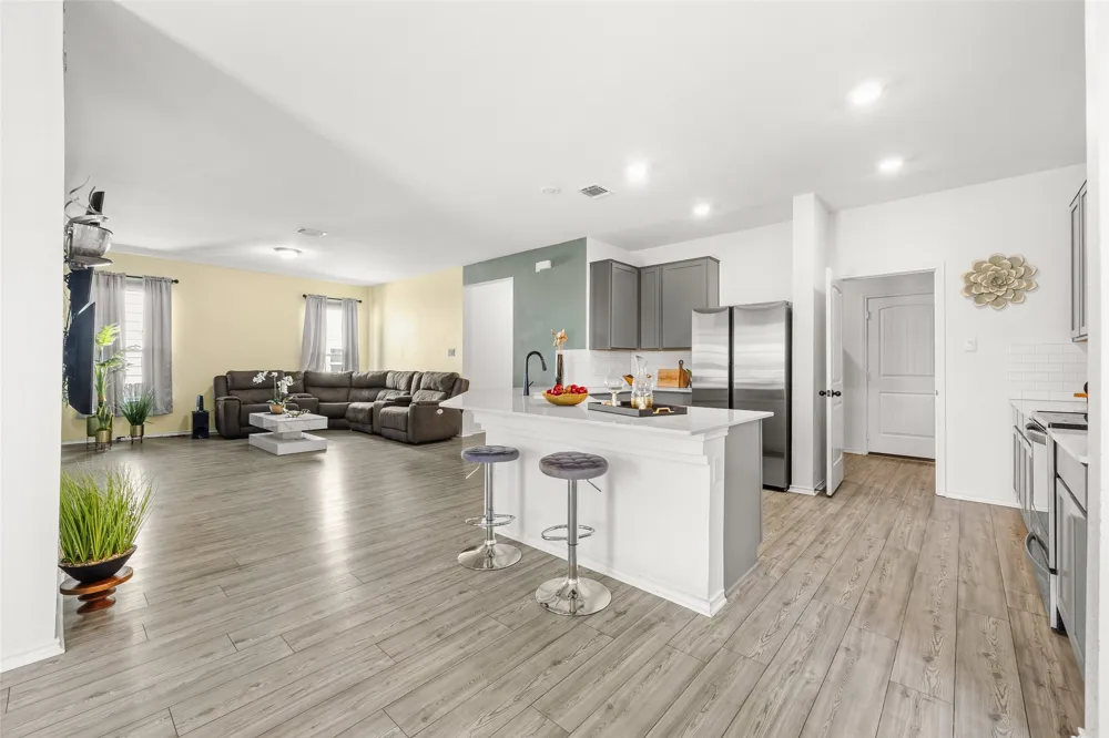 105 Colonel McNally Loop Jarrell, TX 76537