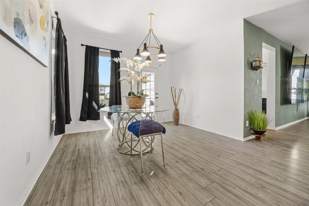 105 Colonel McNally Loop Jarrell, TX 76537