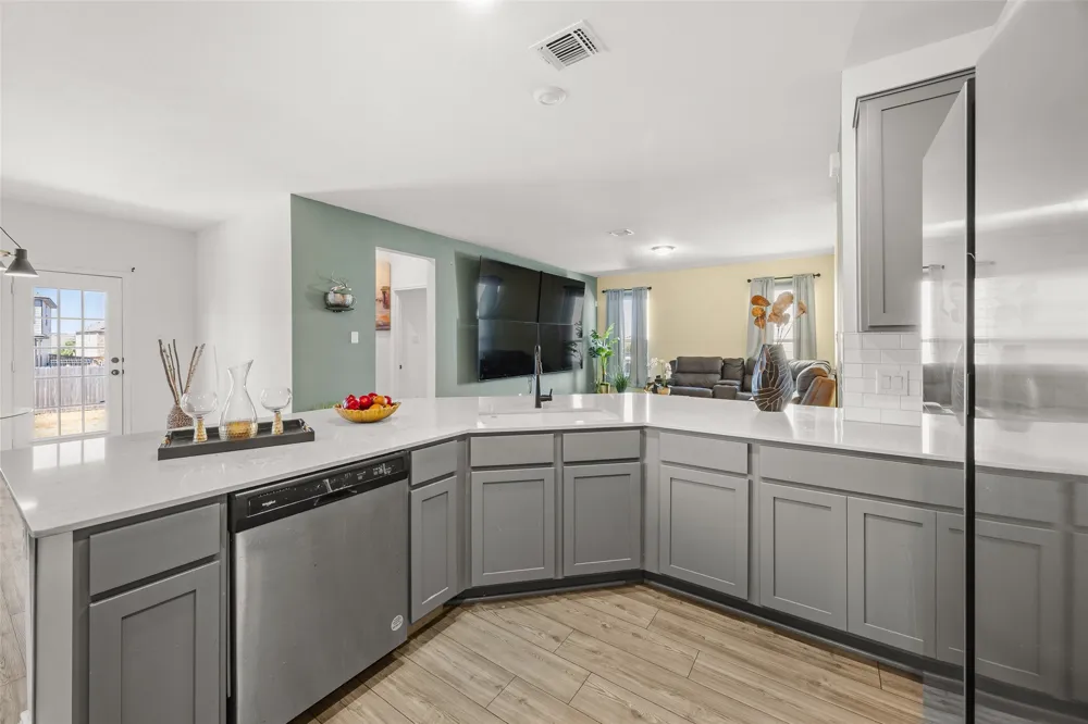 105 Colonel McNally Loop Jarrell, TX 76537