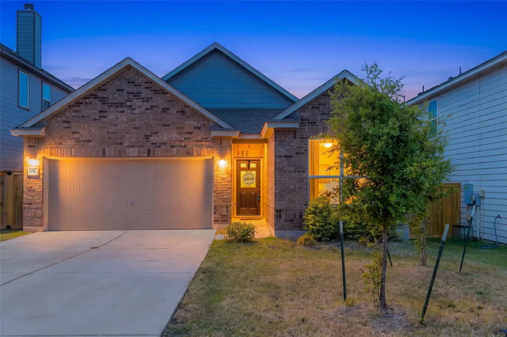 105 Colonel McNally Loop Jarrell, TX 76537