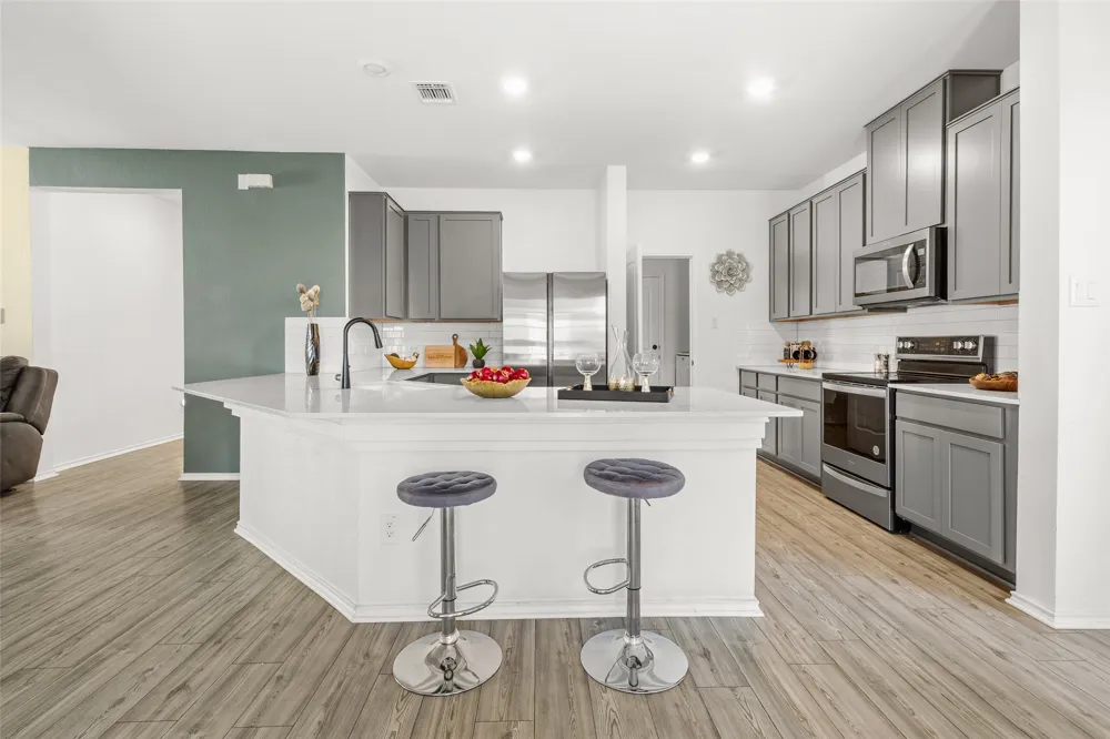 105 Colonel McNally Loop Jarrell, TX 76537