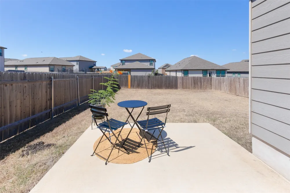 105 Colonel McNally Loop Jarrell, TX 76537