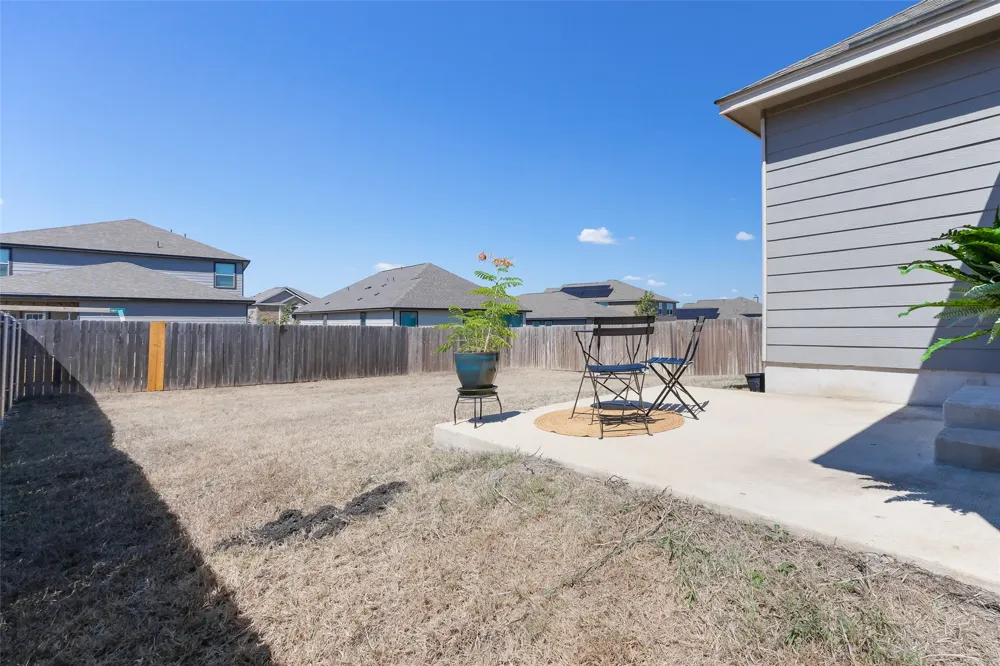 105 Colonel McNally Loop Jarrell, TX 76537