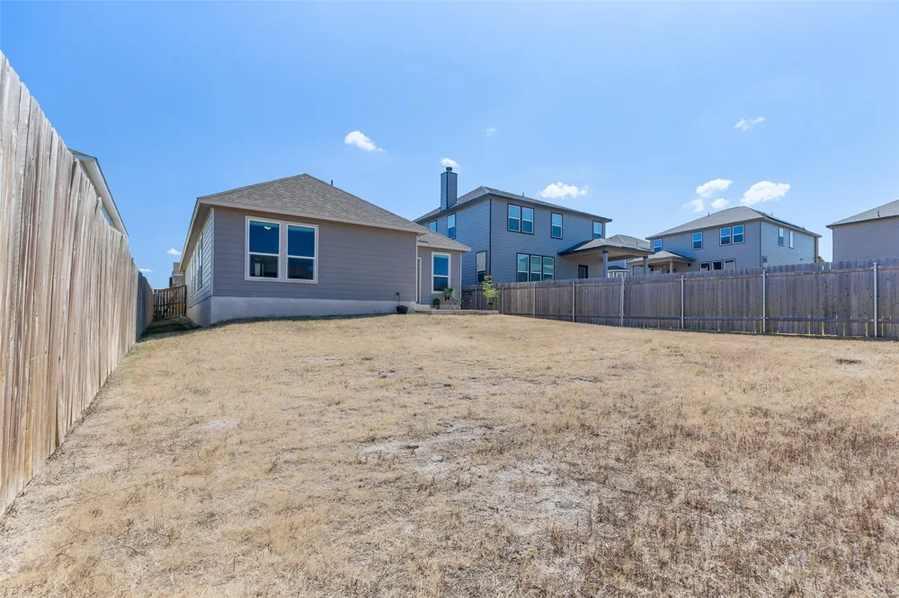 105 Colonel McNally Loop Jarrell, TX 76537