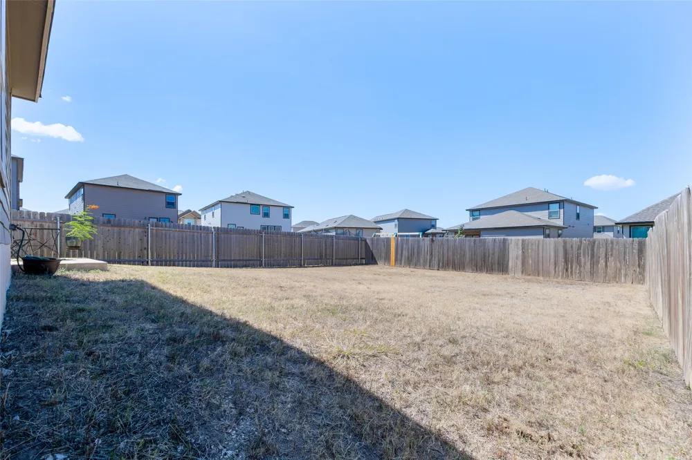 105 Colonel McNally Loop Jarrell, TX 76537