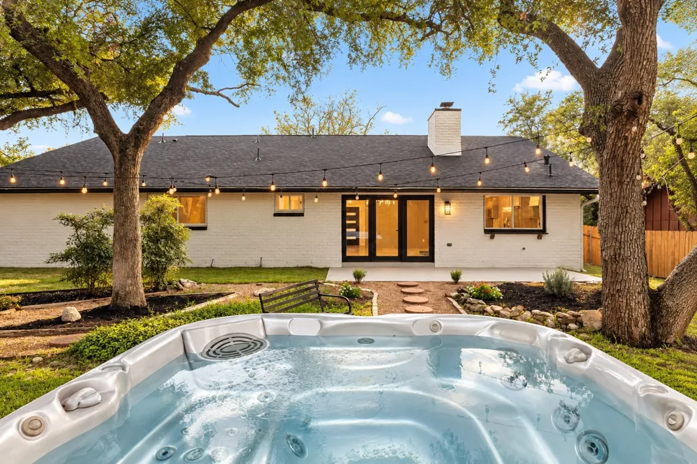11819 Highland Oaks Trail Austin, TX 78759
