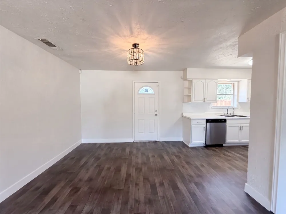 8540 Foxwood Lane Dallas, TX 75217