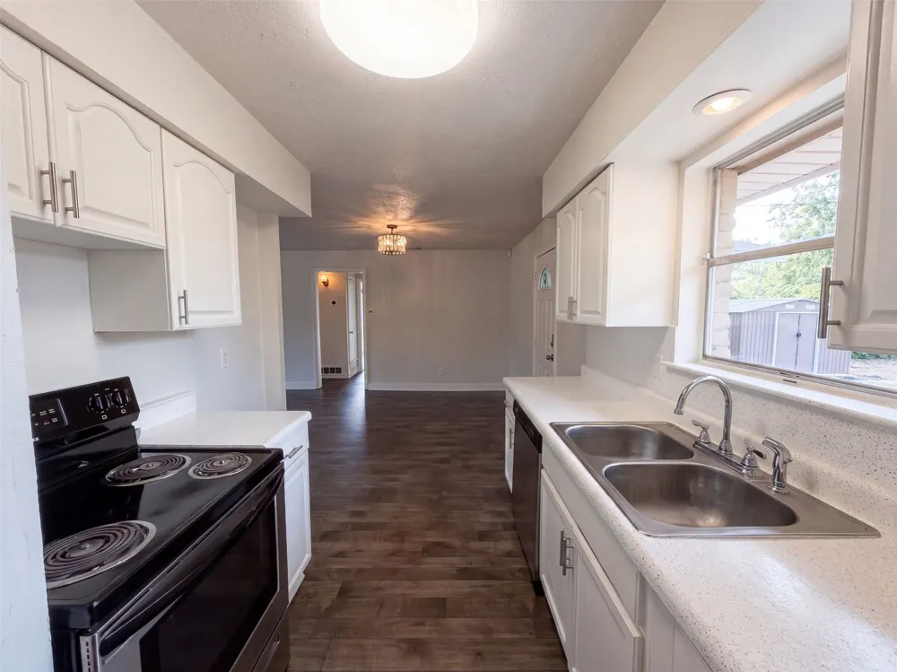 8540 Foxwood Lane Dallas, TX 75217