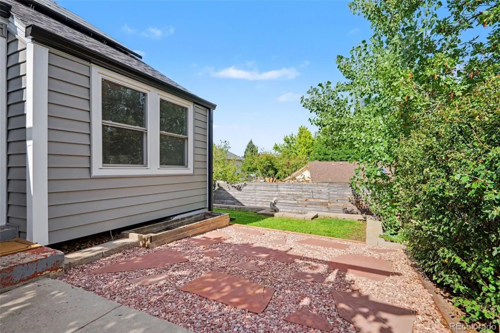 9647 W Elmhurst Place Littleton, CO 80128