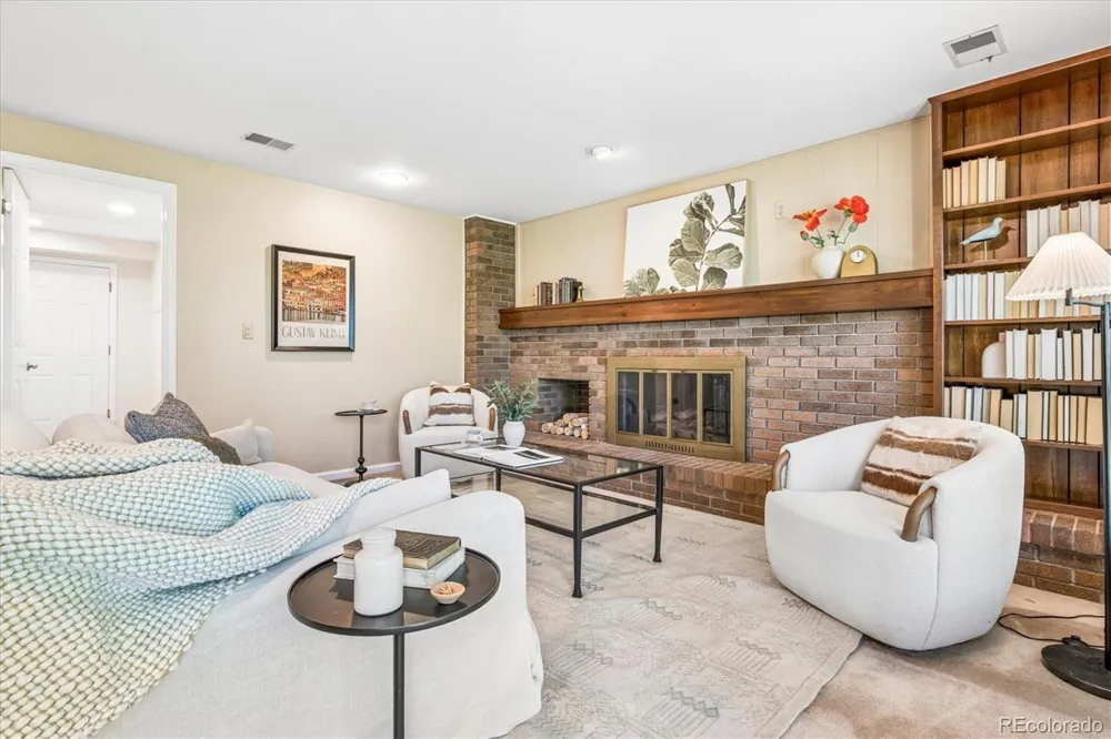 6124 S Glencoe Way Centennial, CO 80121