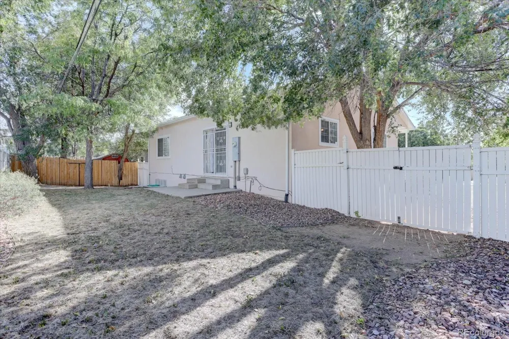 2522 Atchison Street Aurora, CO 80011