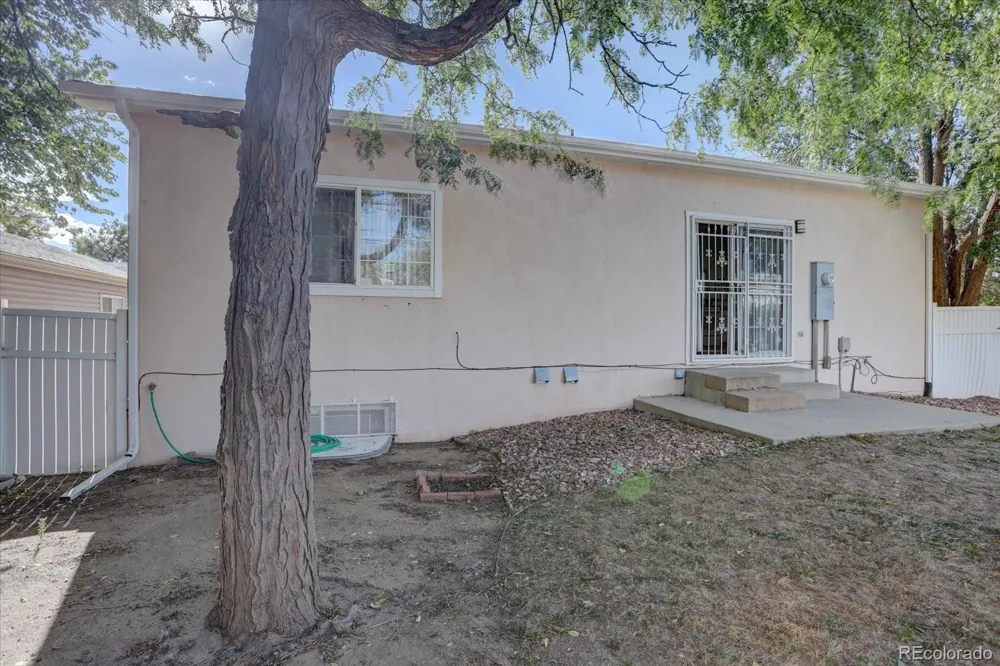 2522 Atchison Street Aurora, CO 80011