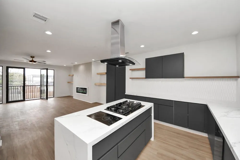 9022 Ferdinand Street Houston, TX 77051
