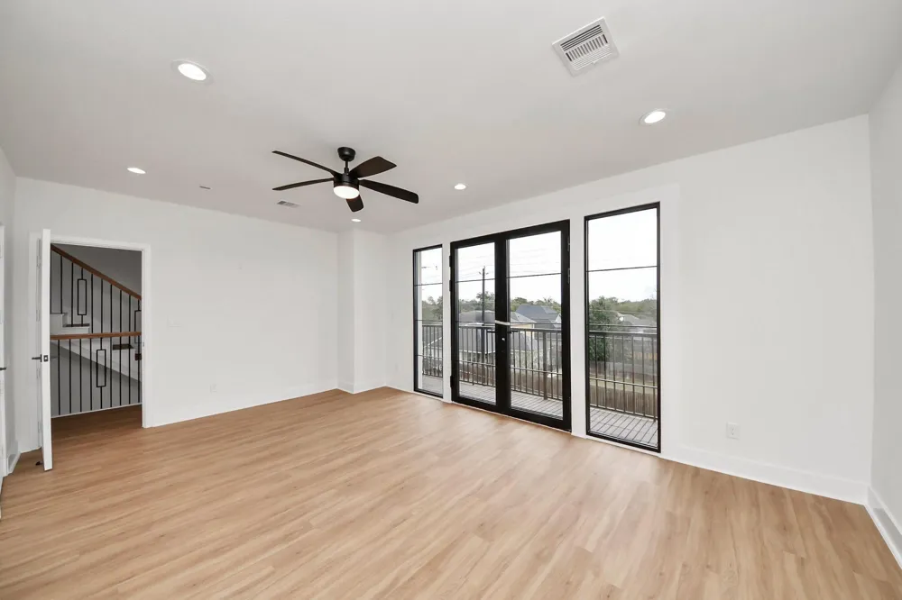 9022 Ferdinand Street Houston, TX 77051