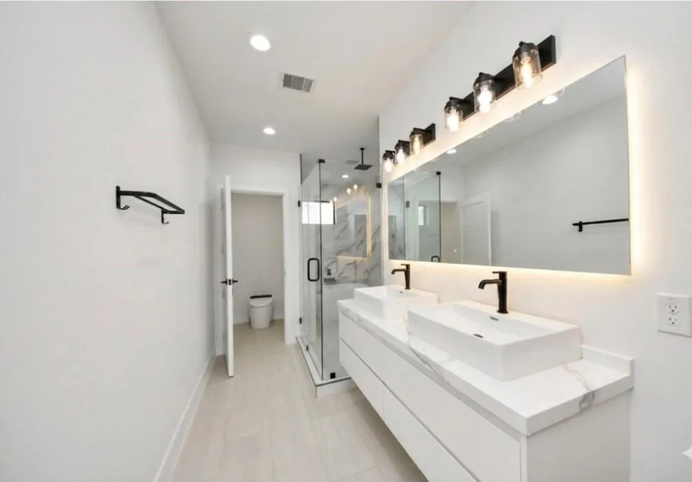 9022 Ferdinand Street Houston, TX 77051