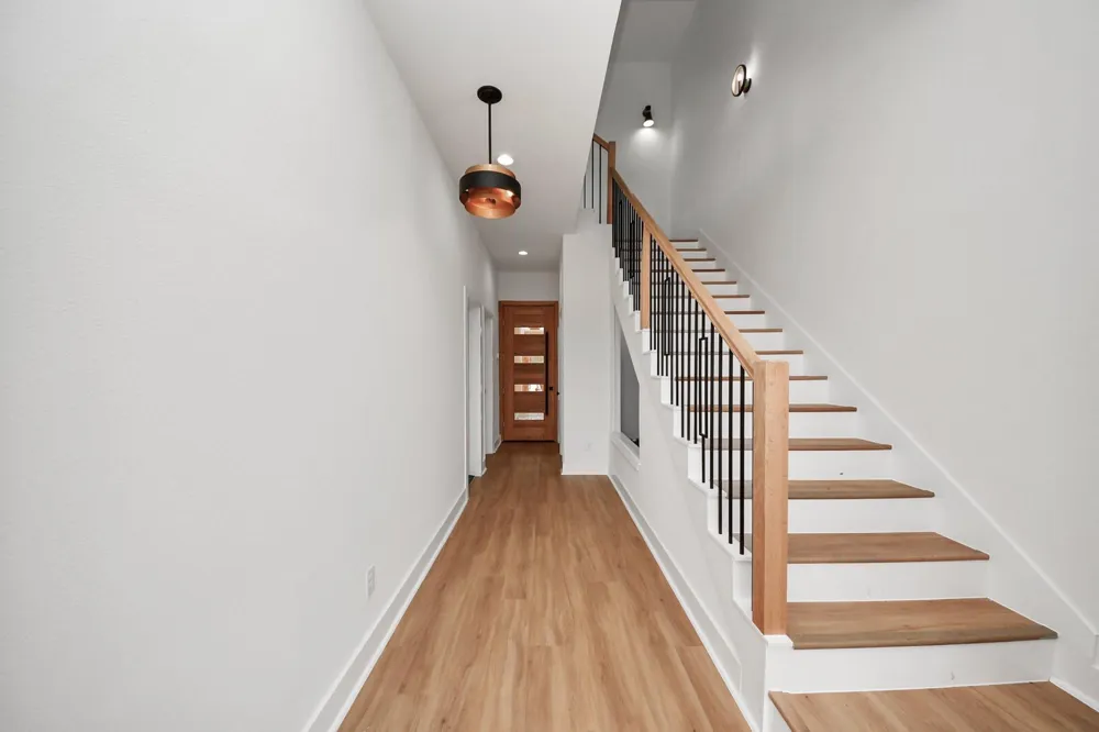 9022 Ferdinand Street Houston, TX 77051