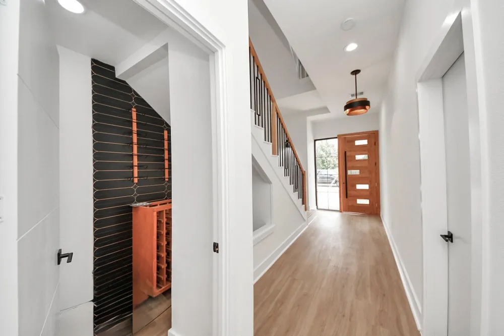 9022 Ferdinand Street Houston, TX 77051