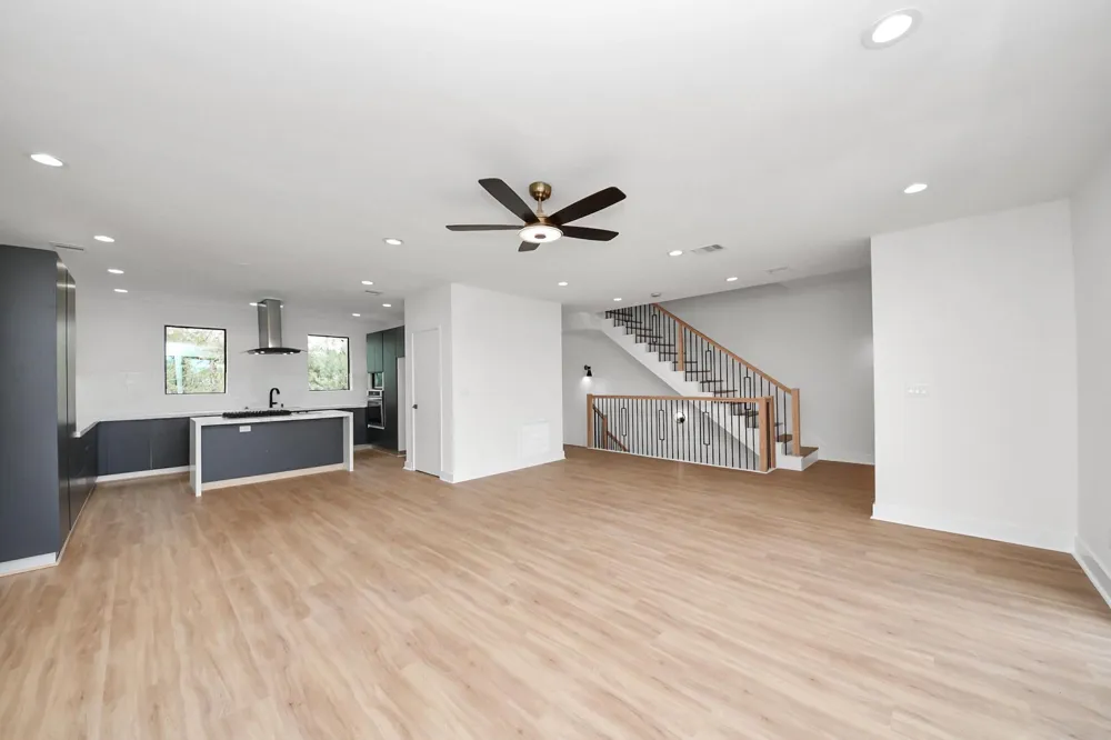 9022 Ferdinand Street Houston, TX 77051