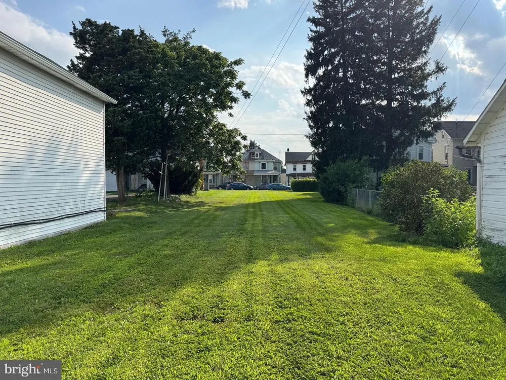 0 RAILROAD Palmyra, PA 17078