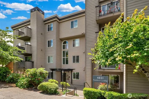 4831 Fauntleroy Way SW #305
