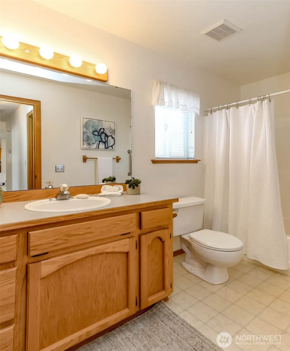 8552 Covina Loop NE Bremerton, WA 98311