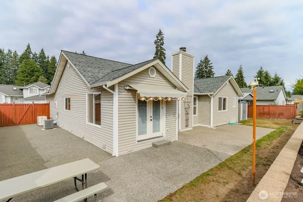 8552 Covina Loop NE Bremerton, WA 98311