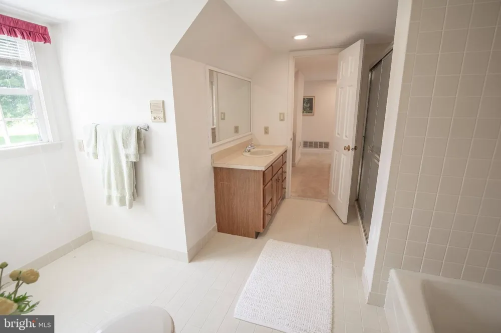 1703 SCOTT DRIVE Newtown, PA 18940