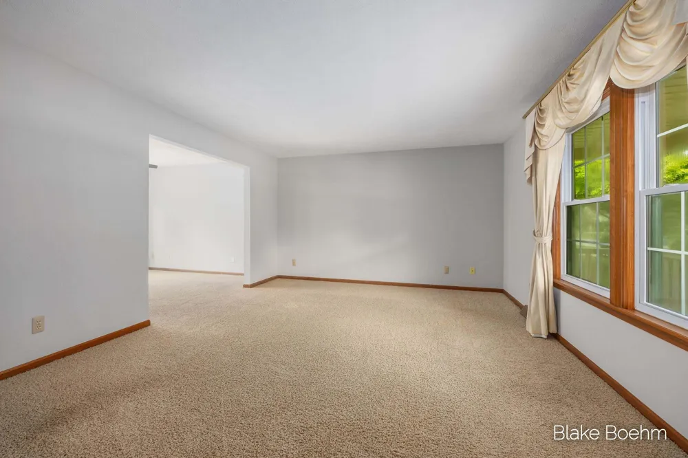 2251 Yorktown Drive SE Kentwood, MI 49508