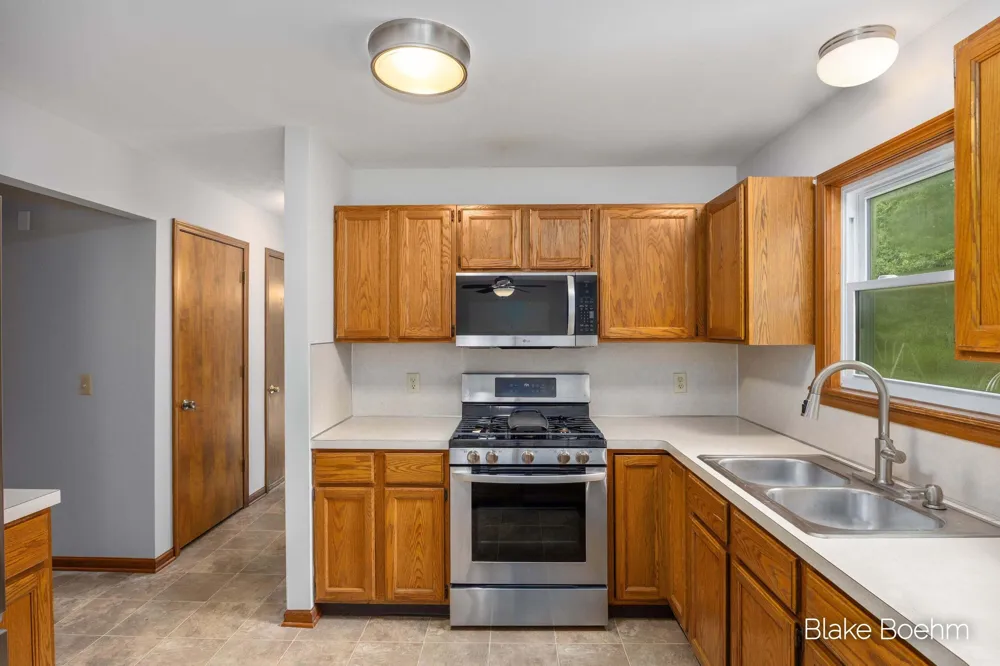 2251 Yorktown Drive SE Kentwood, MI 49508