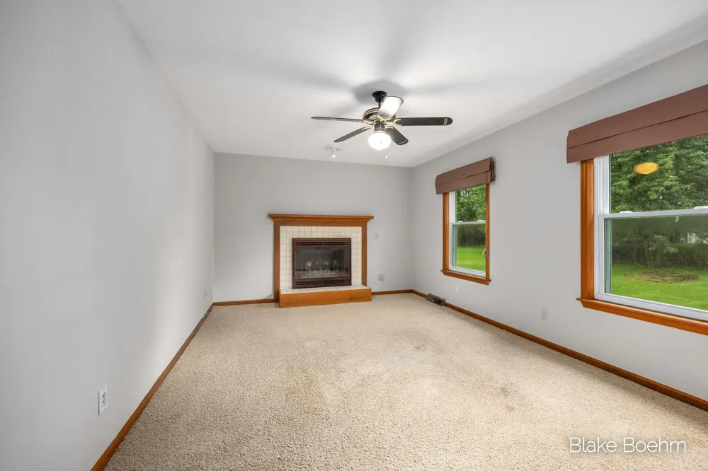 2251 Yorktown Drive SE Kentwood, MI 49508