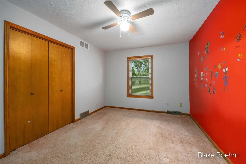 2251 Yorktown Drive SE Kentwood, MI 49508