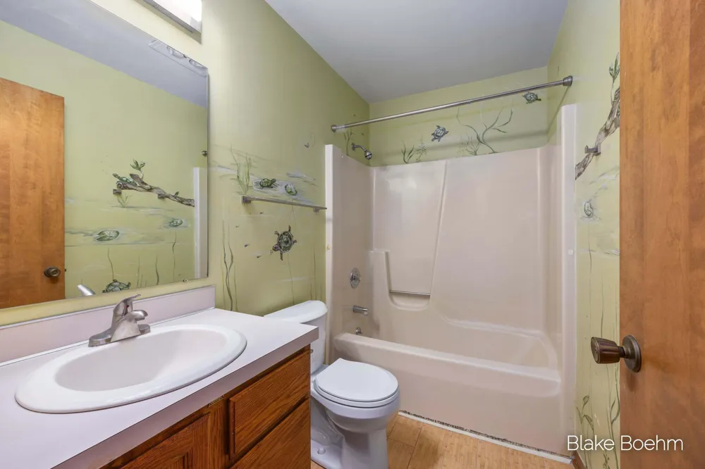 2251 Yorktown Drive SE Kentwood, MI 49508