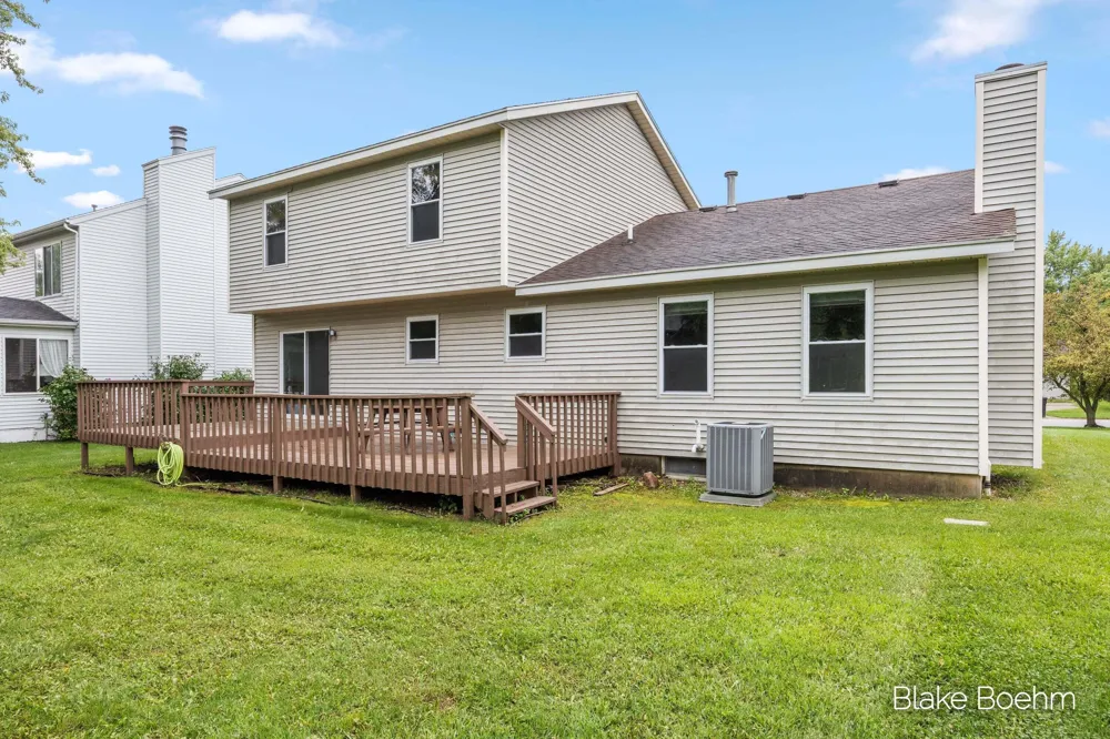 2251 Yorktown Drive SE Kentwood, MI 49508