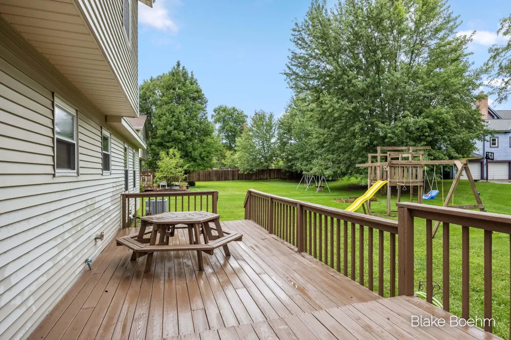 2251 Yorktown Drive SE Kentwood, MI 49508