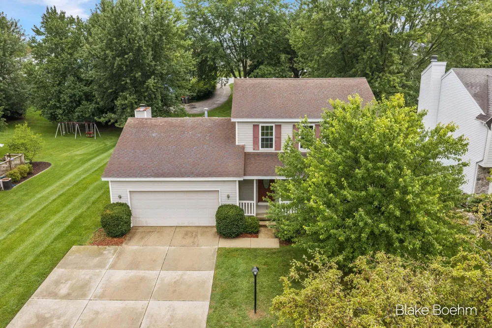 2251 Yorktown Drive SE Kentwood, MI 49508