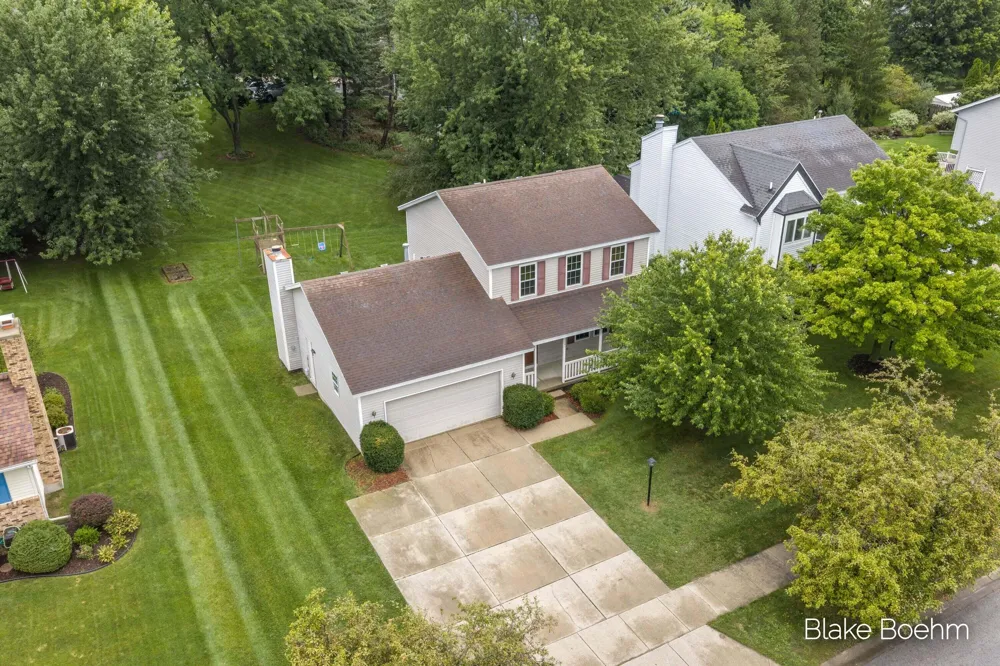 2251 Yorktown Drive SE Kentwood, MI 49508