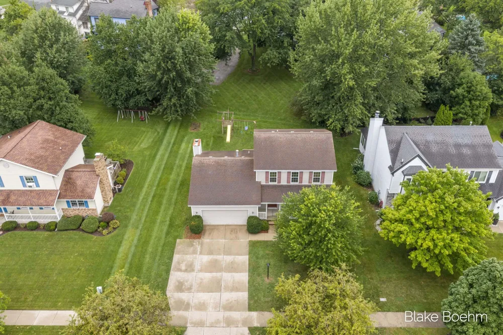 2251 Yorktown Drive SE Kentwood, MI 49508