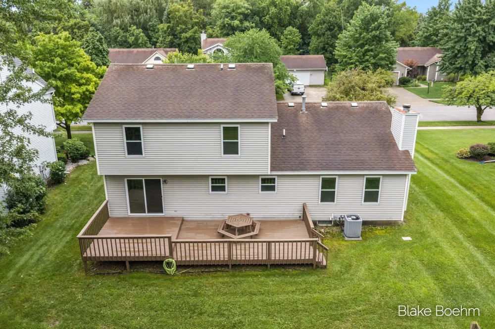 2251 Yorktown Drive SE Kentwood, MI 49508
