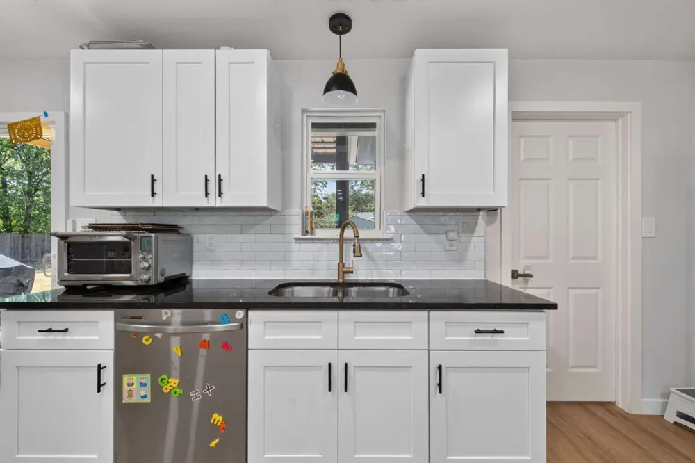 6021 Bluebell Circle Austin, TX 78741