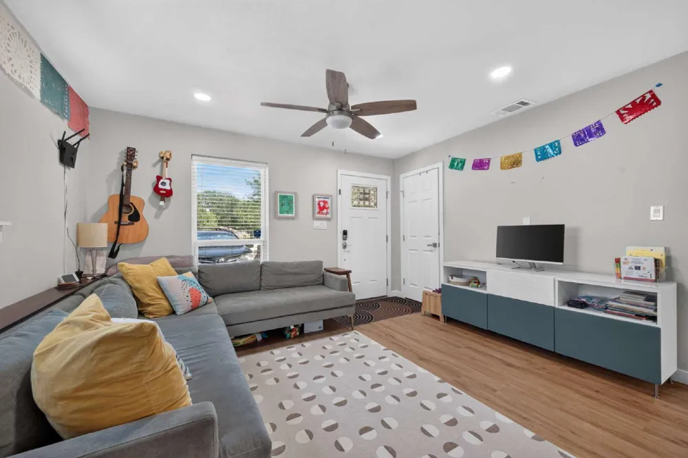 6021 Bluebell Circle Austin, TX 78741