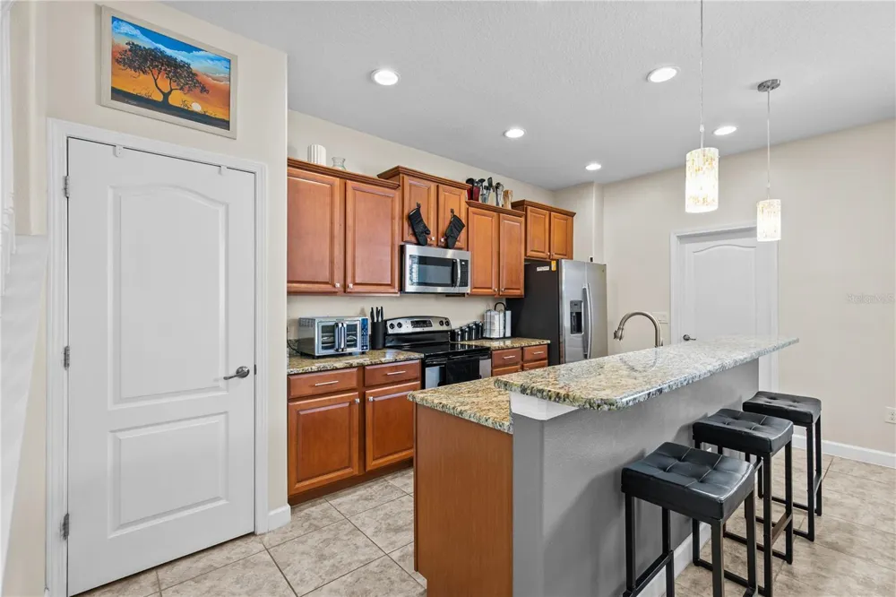 9037 SAVANNAH JULIP LANE Orlando, FL 32832