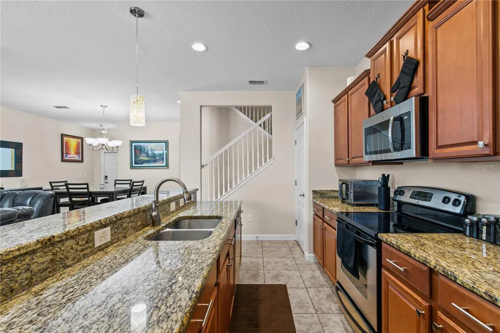 9037 SAVANNAH JULIP LANE Orlando, FL 32832