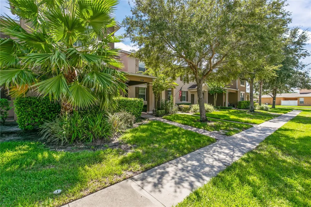 9037 SAVANNAH JULIP LANE Orlando, FL 32832