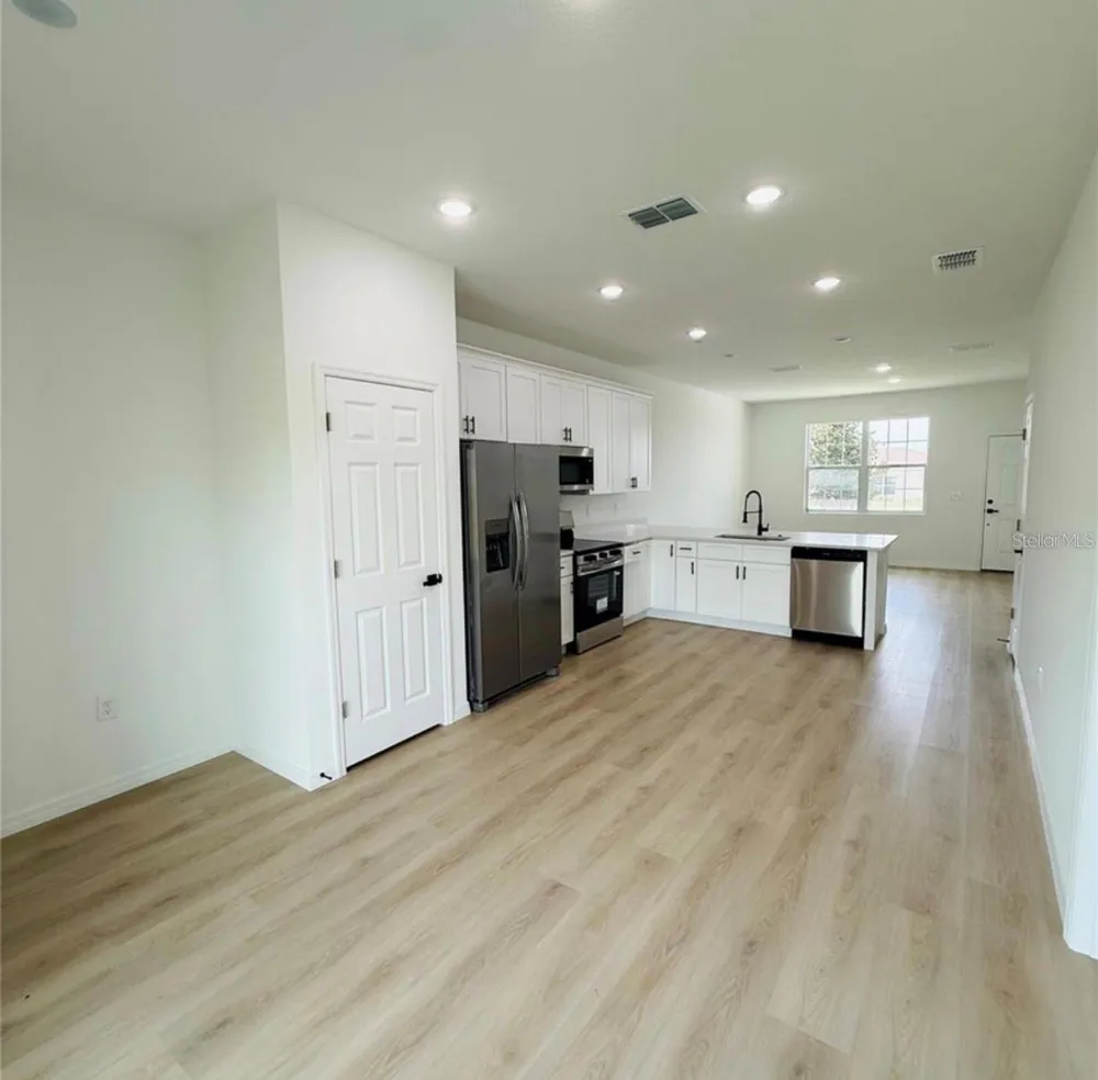 646 DESMOINES COURT Poinciana, FL 34759