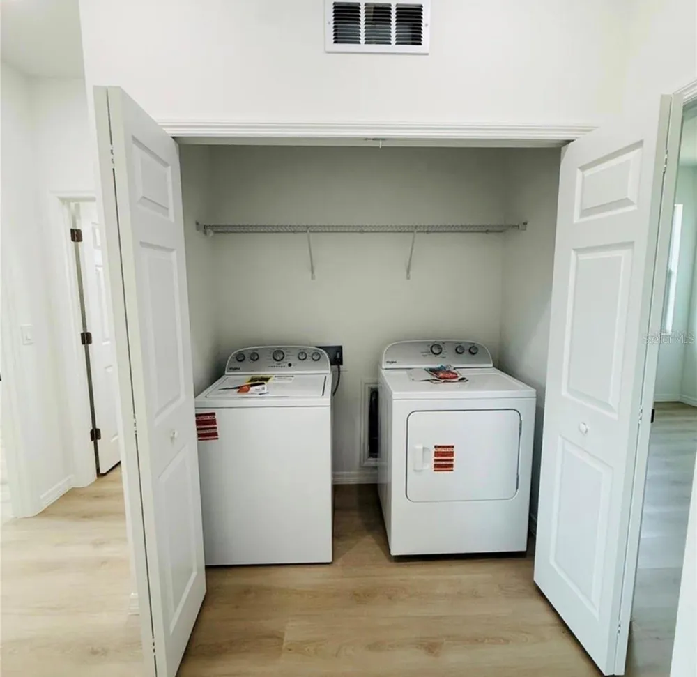 646 DESMOINES COURT Poinciana, FL 34759