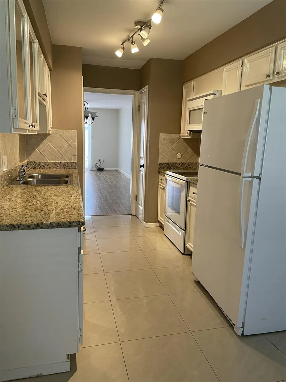 13278 Trail Hollow Houston, TX 77079